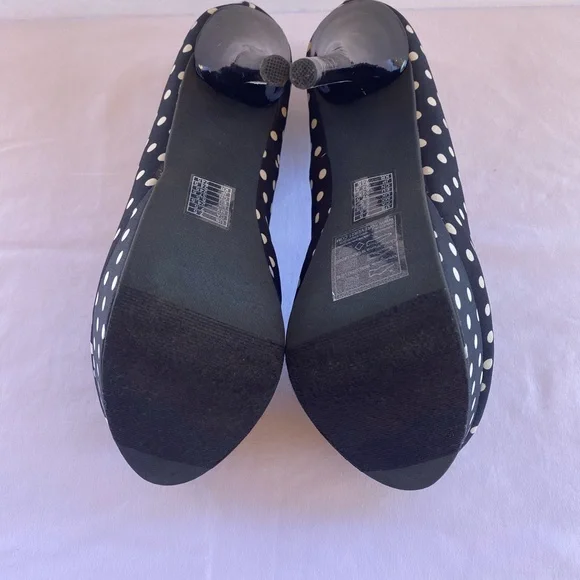 🛍️🛍️🛍️ Forever21 Black with White polka dots High Heels, sz 7.5, Used - Picture 10 of 16